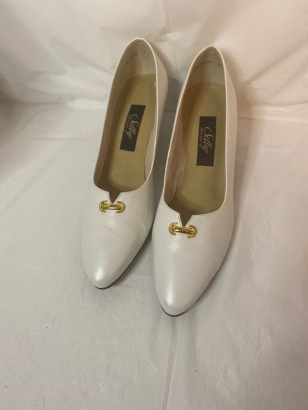 Selby White Leather Heeled Dress Shoes Women's size 11 AA Slip On